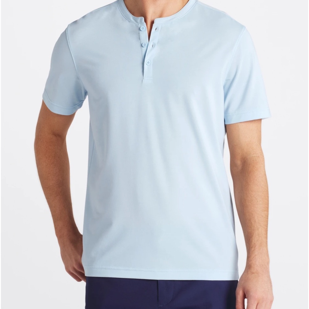 01.Algo Sam Performance Henley is a great, Size Large, Light blue